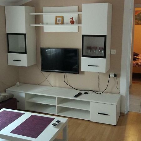 Apartman Jelena Vir Exteriér fotografie